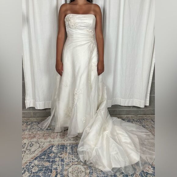 Maggie Sottero Limited Edition Amber A-Line Organza Ivory Swarovski Wedding Gown - Picture 3 of 15